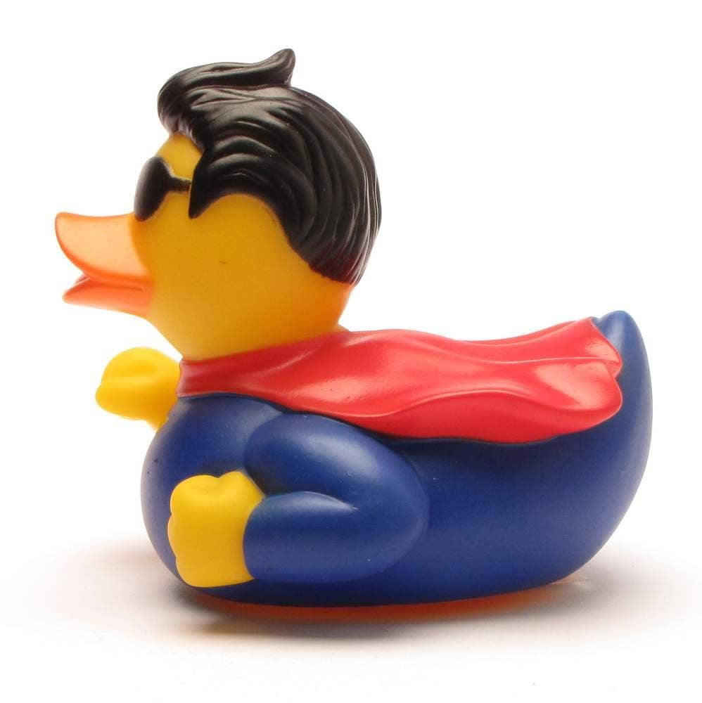 Patito de goma superhéroe con capa roja vista lateral izquierda