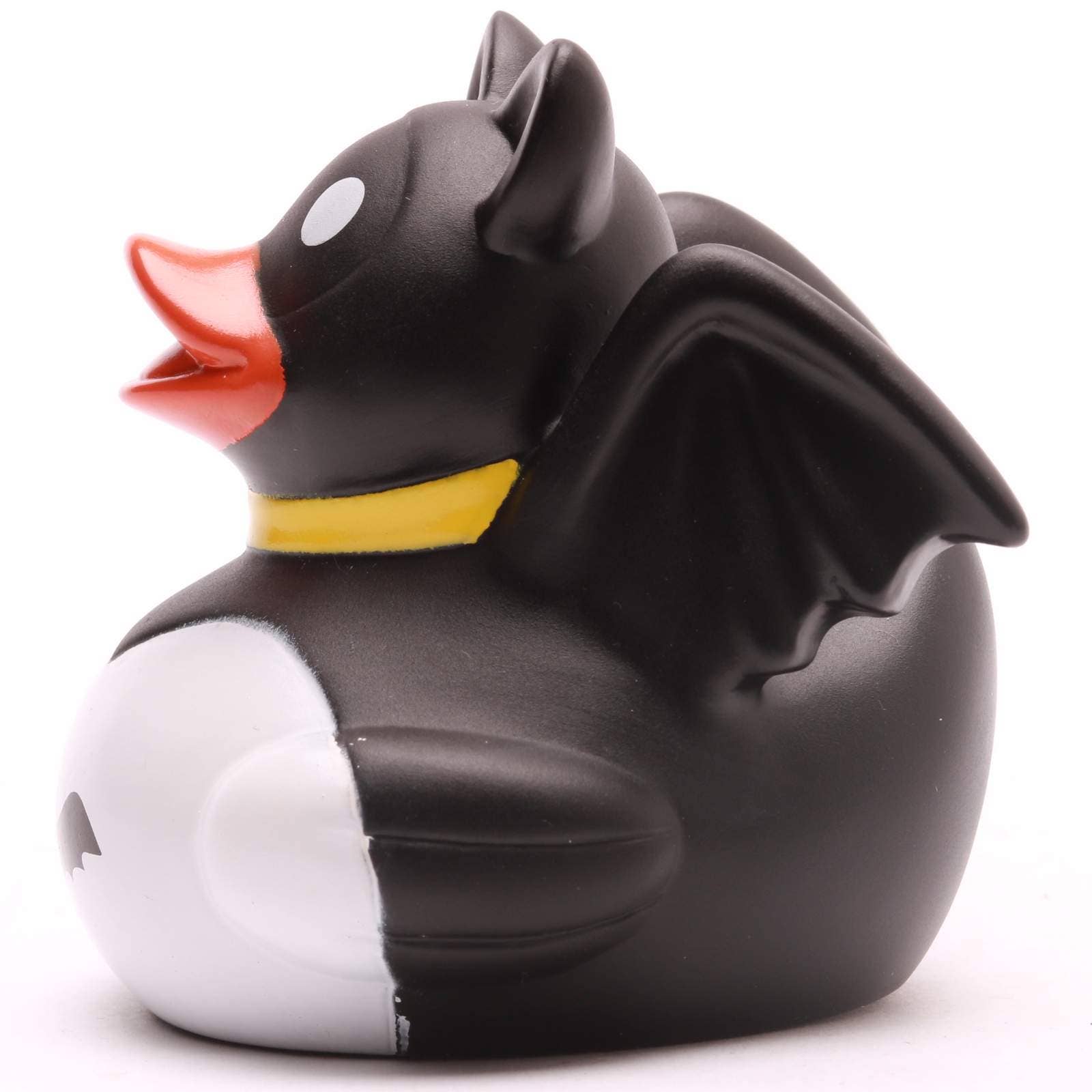 Pato de goma Dark Hero visto de perfil con capa negra